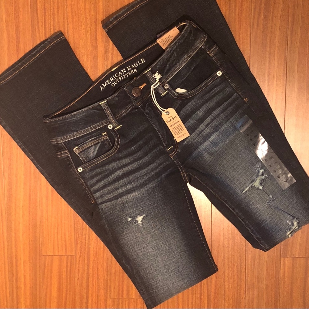 NWT American Eagle distressed jeans (Sz 6 long)